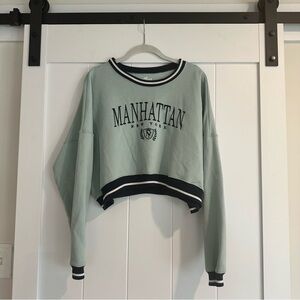 Hollister Green Cropped Sweatshirt